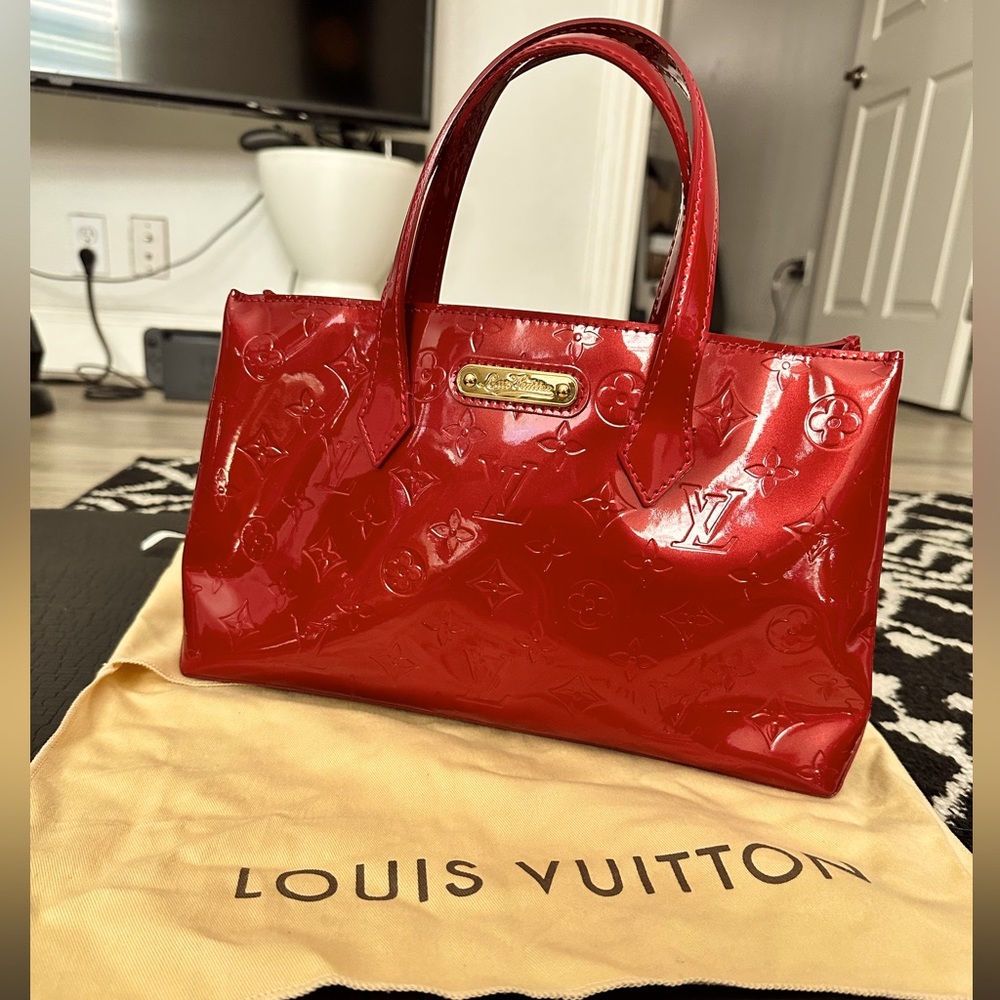 AUTHENTIC Louis Vuitton Wilshire Handbag Monogram Vernis PM with Dustbag